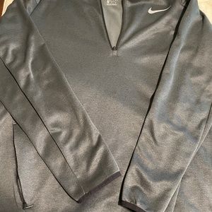 Nike Golf Men's Grey Dri-Fit Long Sleeve Half Zip Wind Shirt